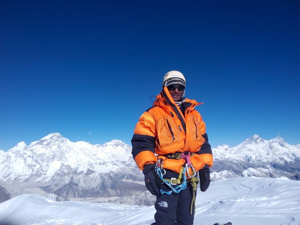 २५ वर्षदेखि एचआइभी संक्रमित पोखराका श्रेष्ठद्वारा सगरमाथामा नयाँ कीर्तिमान