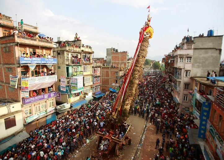 रातो मछिन्द्रनाथको भोटो आज देखाइँदै, काठमाडौं उपत्यकामा सार्वजनिक विदा