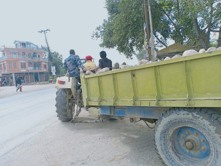 नदीजन्य वस्तुको चोरी निकासी तथा दोहन बढेपछि शसस्त्र प्रहरीले त्यसलाई रोक्न सक्रियता बढायाे