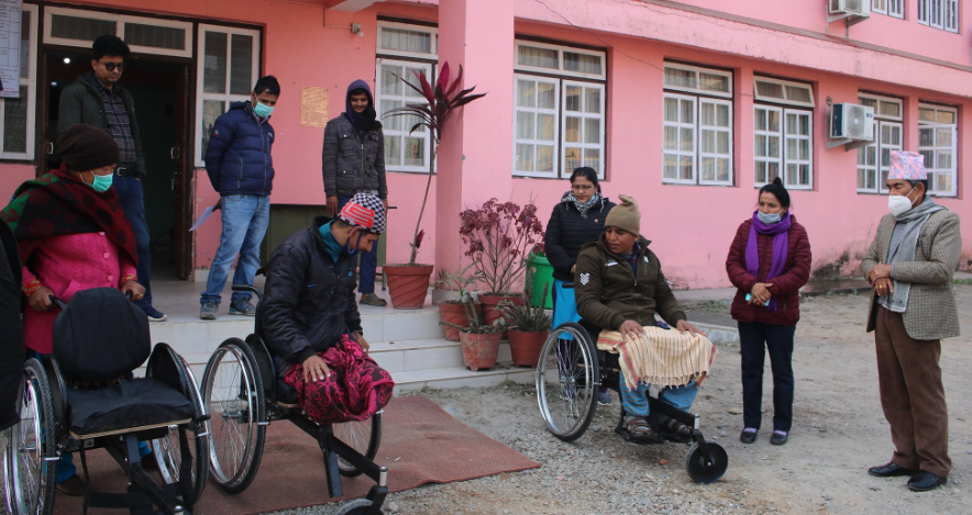 देवचुली ११ का ३ जना अपाङ्गता व्यक्तिहरुलाई ह्वील चियर वितरण