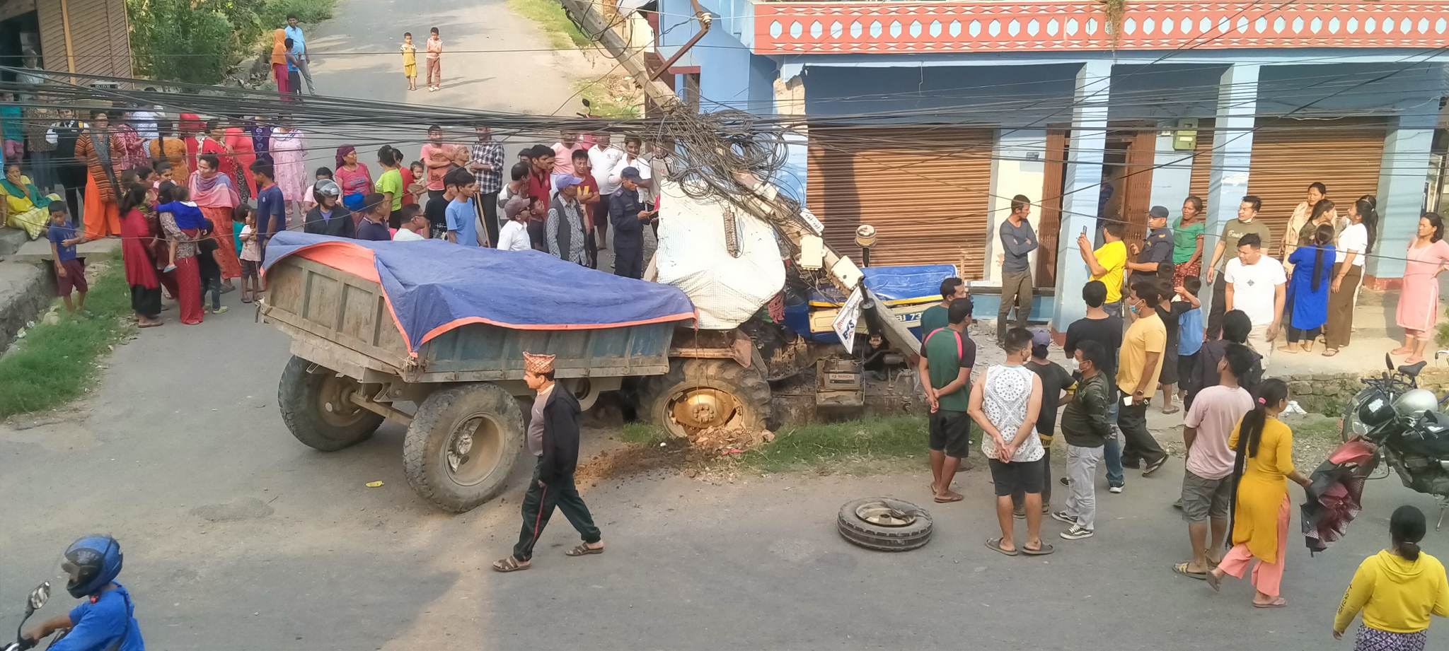 देवचुलीमा ट्रयाक्टर दुर्घटना