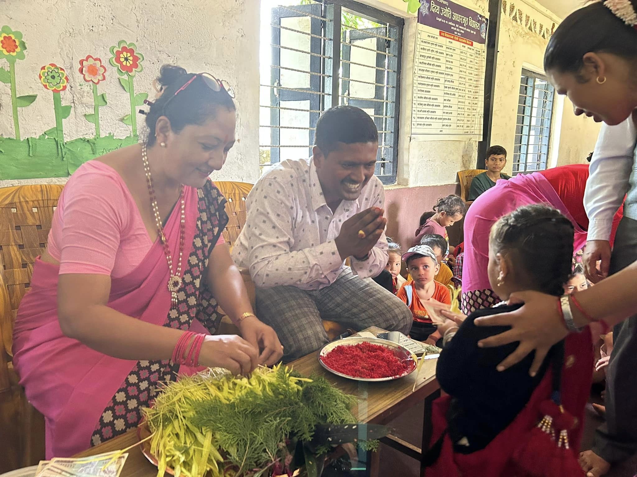 दिव्यज्योति आधारभूत विद्यालयमा विजयादशमीको शुभकामना आदानप्रदान