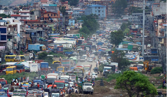 २० वर्ष पुराना गाडी हटाउने निर्णयविरुद्ध ट्याक्सी, ट्रक र ट्यांकर चालकहरुको प्रदर्शन