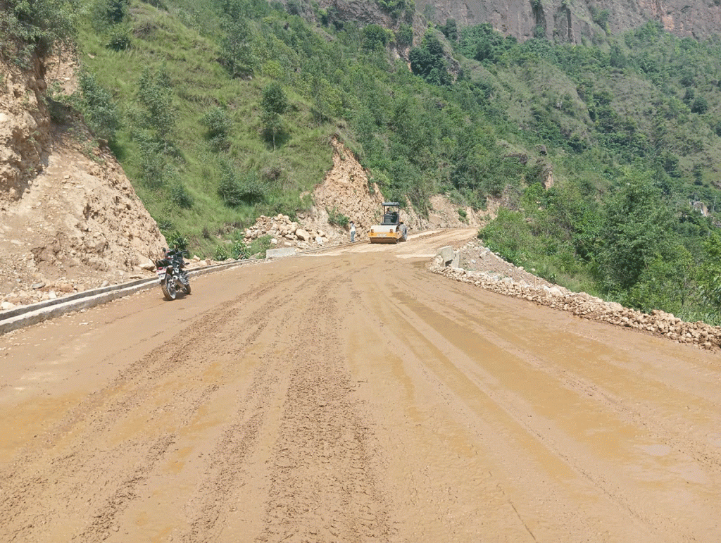 देशभर ३४ हजार दुई सय ६७ किलोमिटर सडक विस्तार