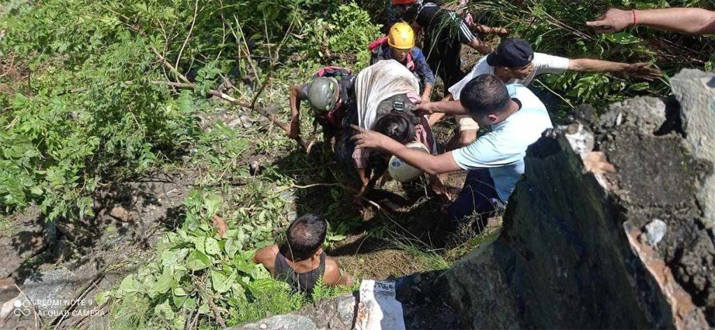 तनहुँ बस दुर्घटना अपडेट : ३९ जनाको दुर्घटनास्थलबाट उद्धार, ४ अझै बेपत्ता