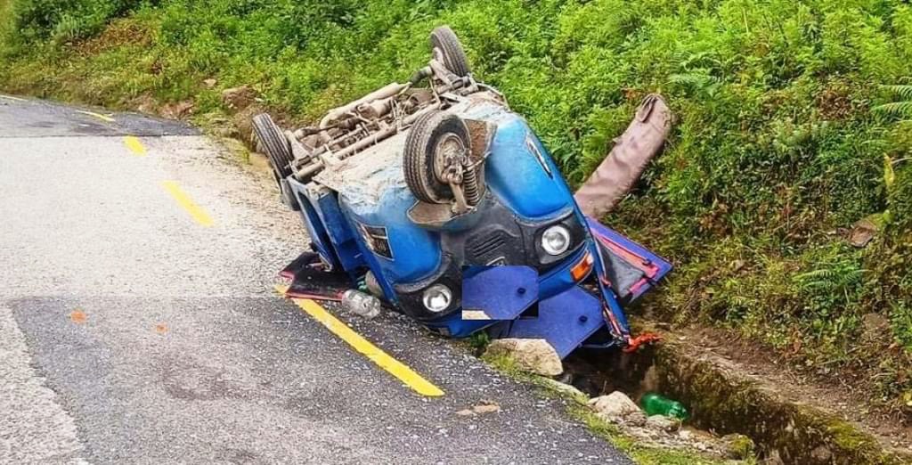  देवचुलीकाे किर्तिपुर जाने बाटाेमा अटाे दुर्घटना, ५ जना घाईते